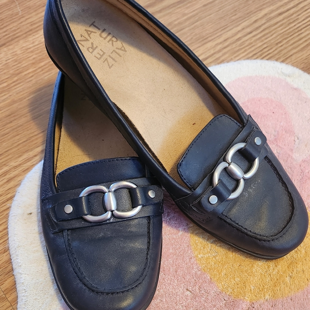Naturalizer Flats